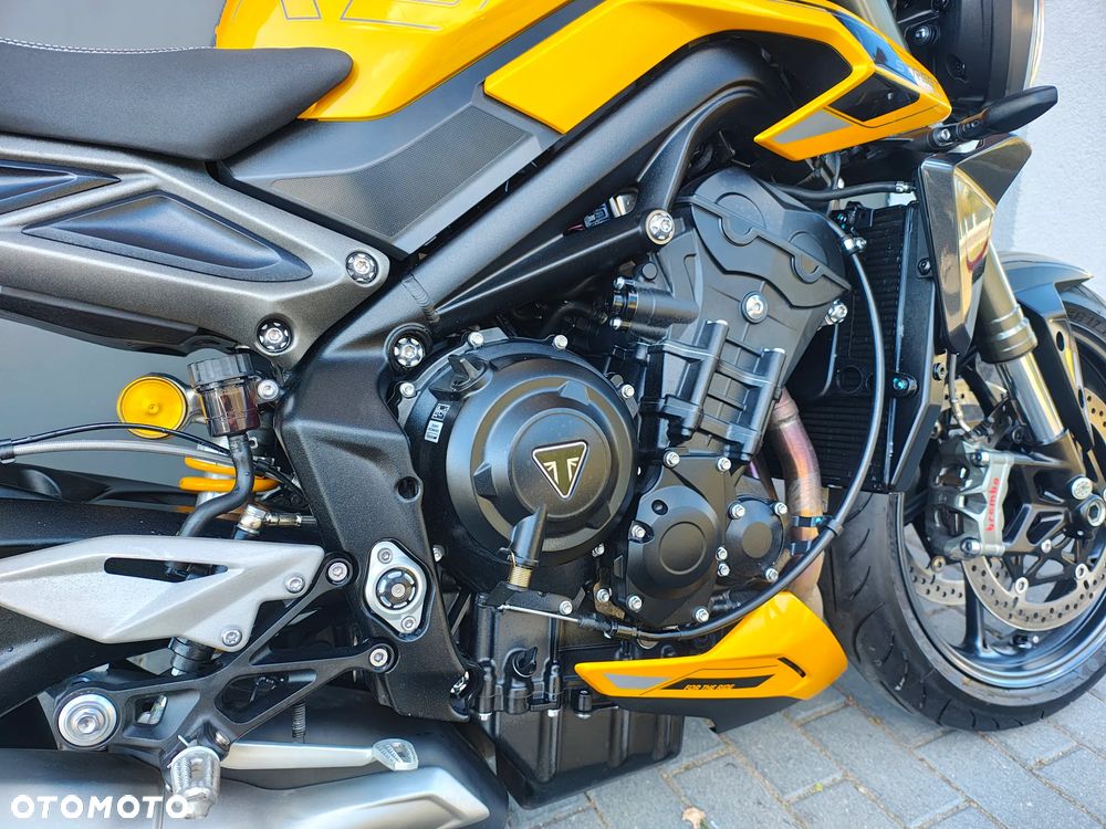 Triumph Street Triple - 24