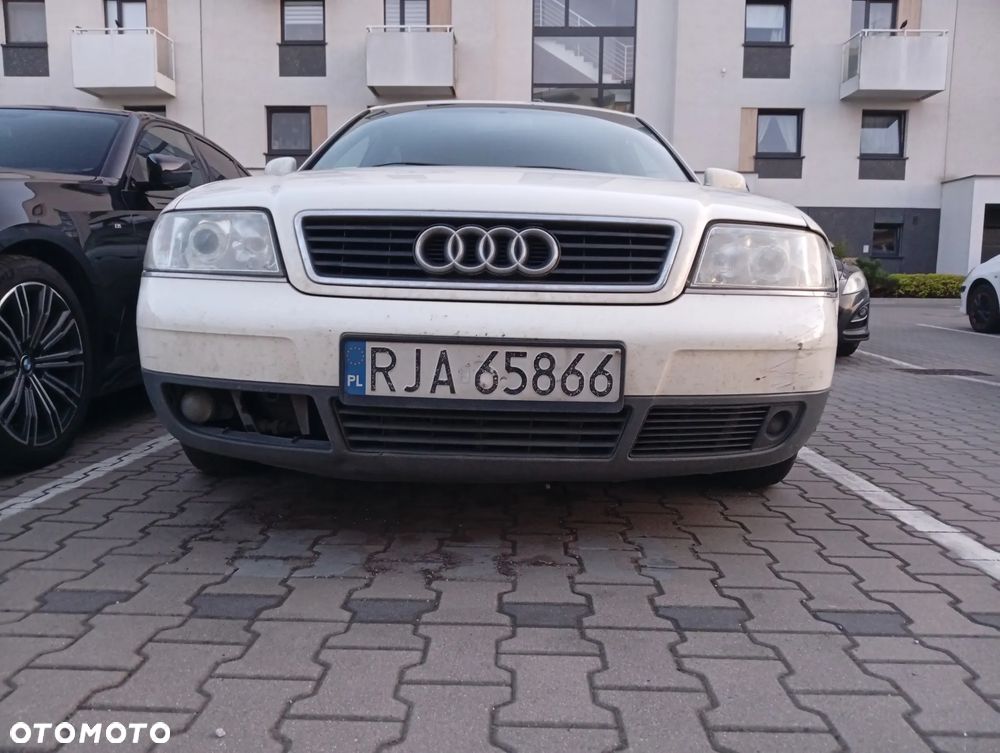 Audi A6 Limousine 2.4 - 5