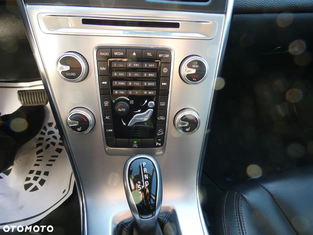 Volvo XC 60 D5 AWD Geartronic Summum - 24