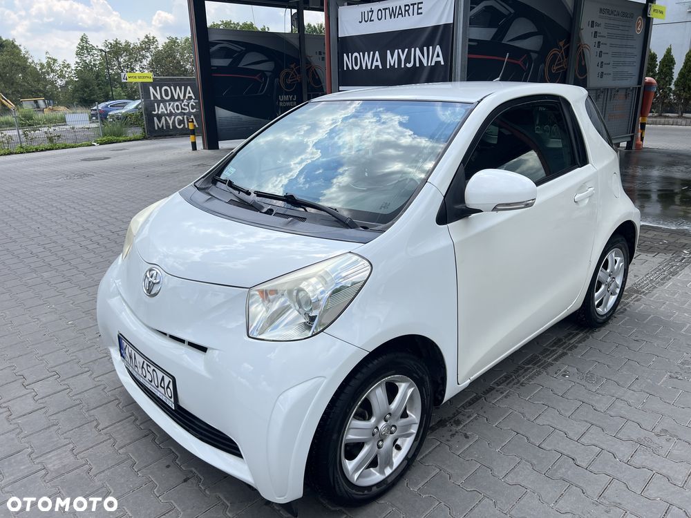Toyota iQ - 5