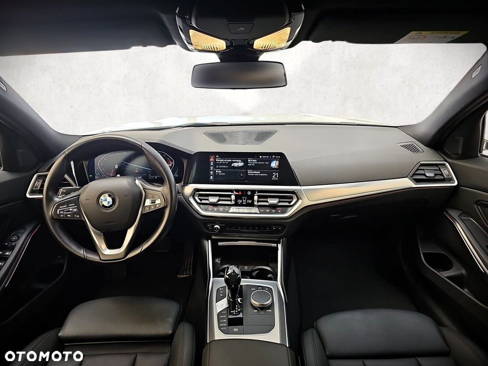 BMW Seria 3 320d xDrive Sport Line sport - 36