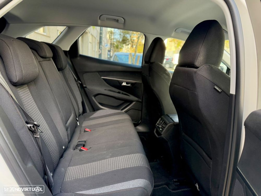 Peugeot 3008 1.5 BlueHDi Allure - 22