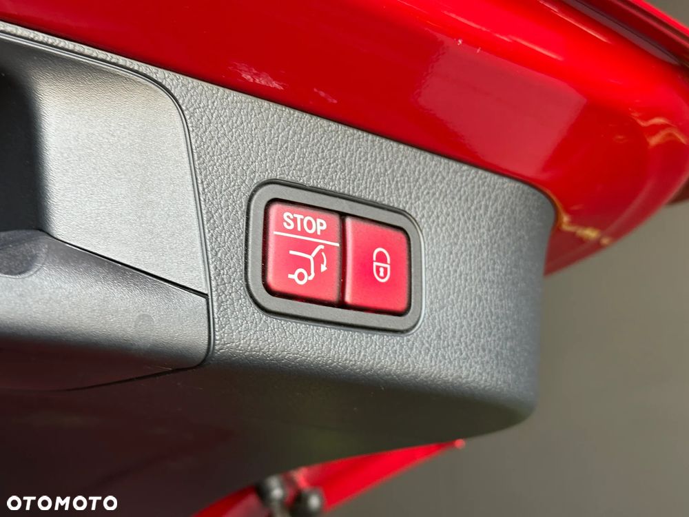 Mercedes-Benz GLB 200 4-Matic AMG Line 8G-DCT - 16