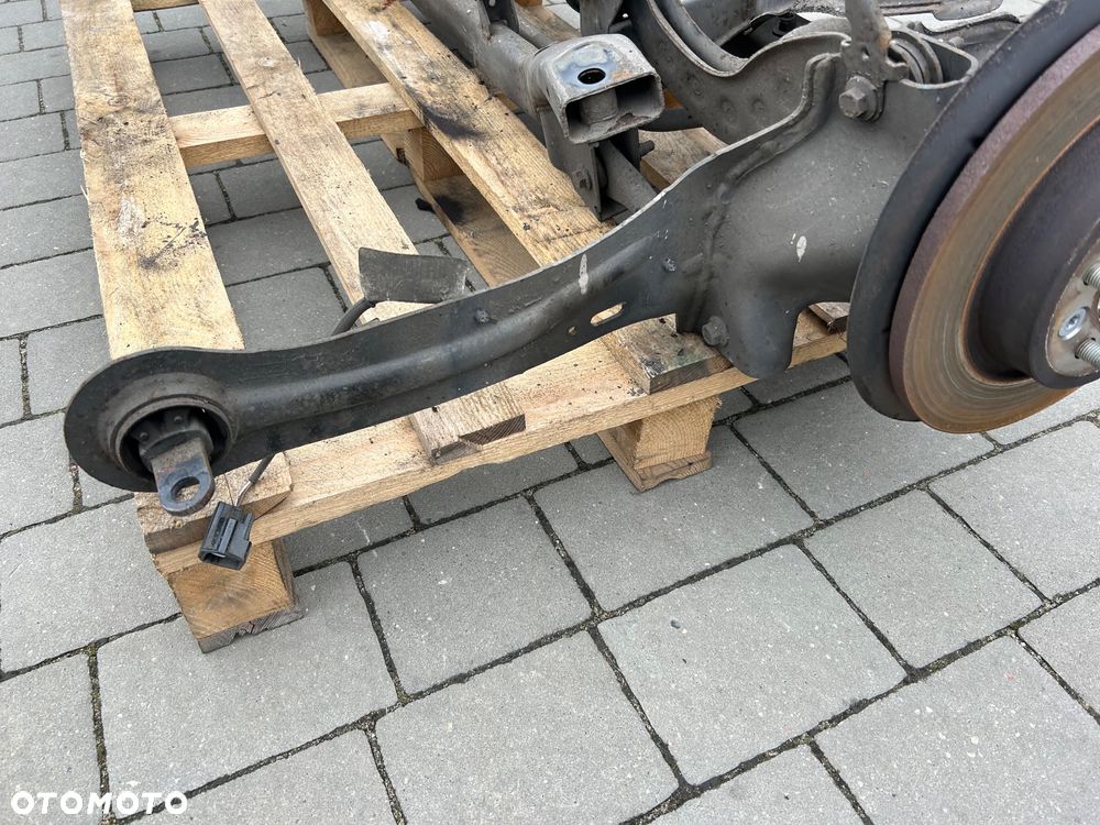 Volvo v40  II 2012- belka kompletna tył tylną tylnego zawieszenia sanki - 11
