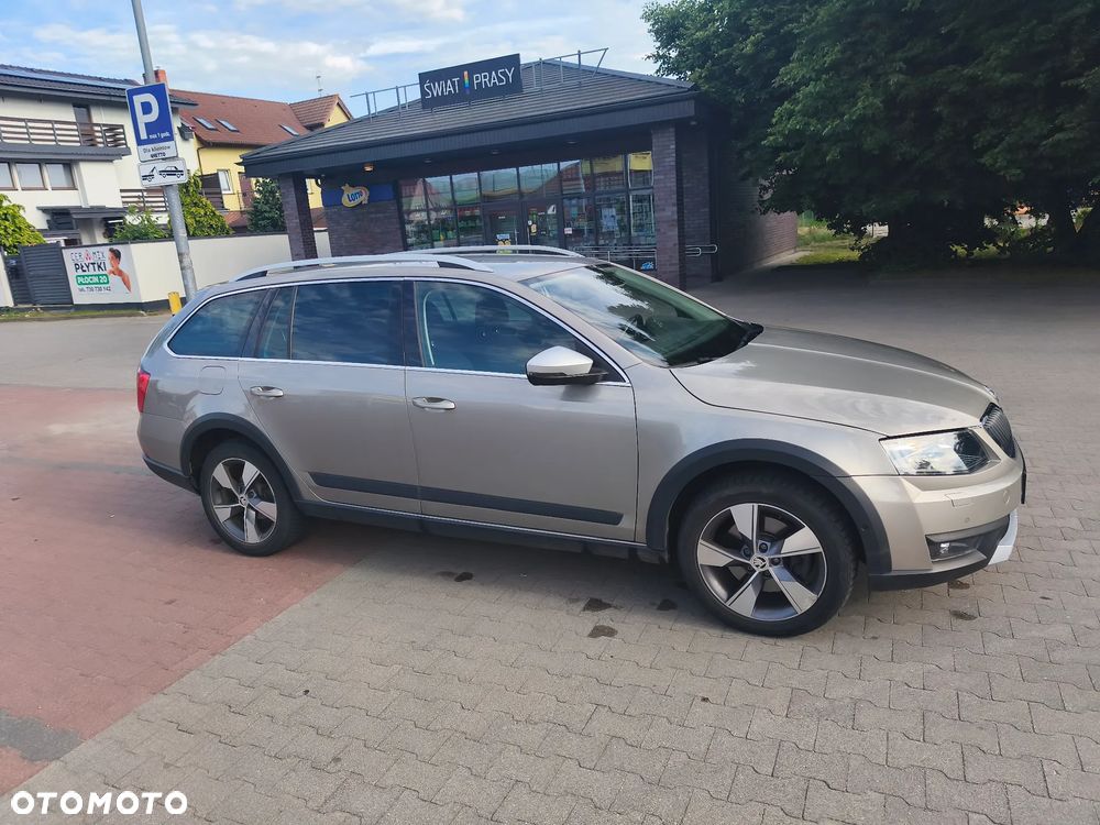 Skoda Octavia Scout 2.0 TDI 4x4 DSG - 26