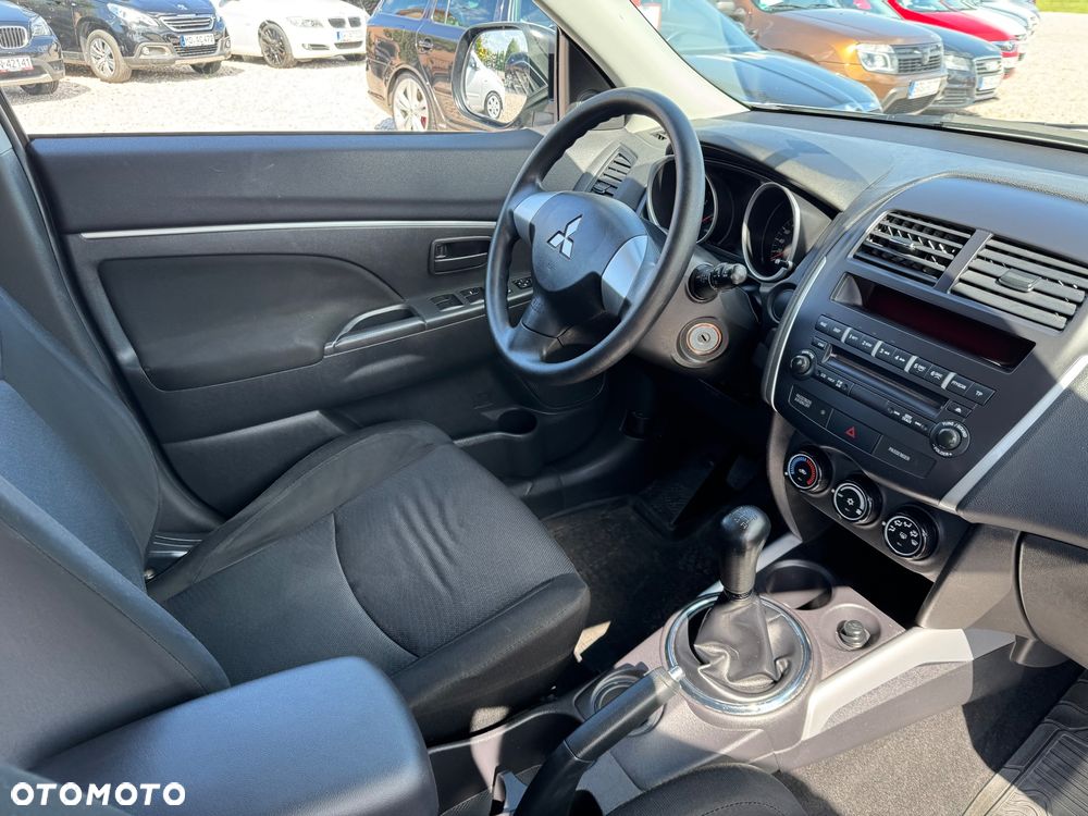 Mitsubishi ASX - 10
