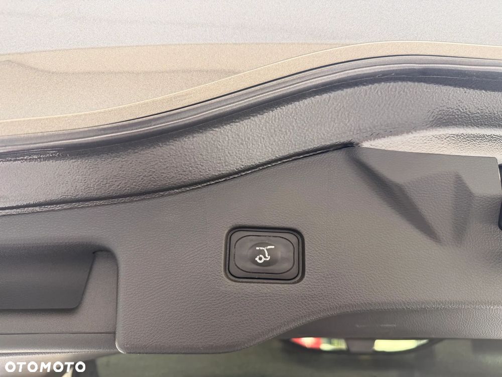 Ford Mondeo 2.0 TDCi Bi-Turbo Titanium PowerShift - 25