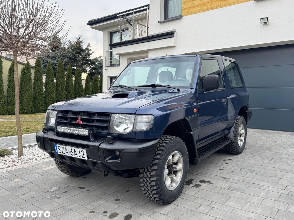 Mitsubishi Pajero - 1
