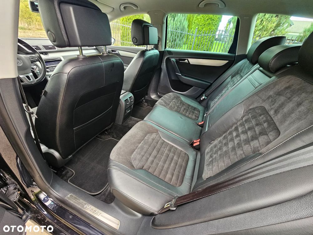 Volkswagen Passat 2.0 TDI Highline - 17