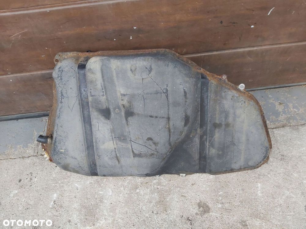 Toyota Celica VII 99-06r zbiornik paliwa bak - 3