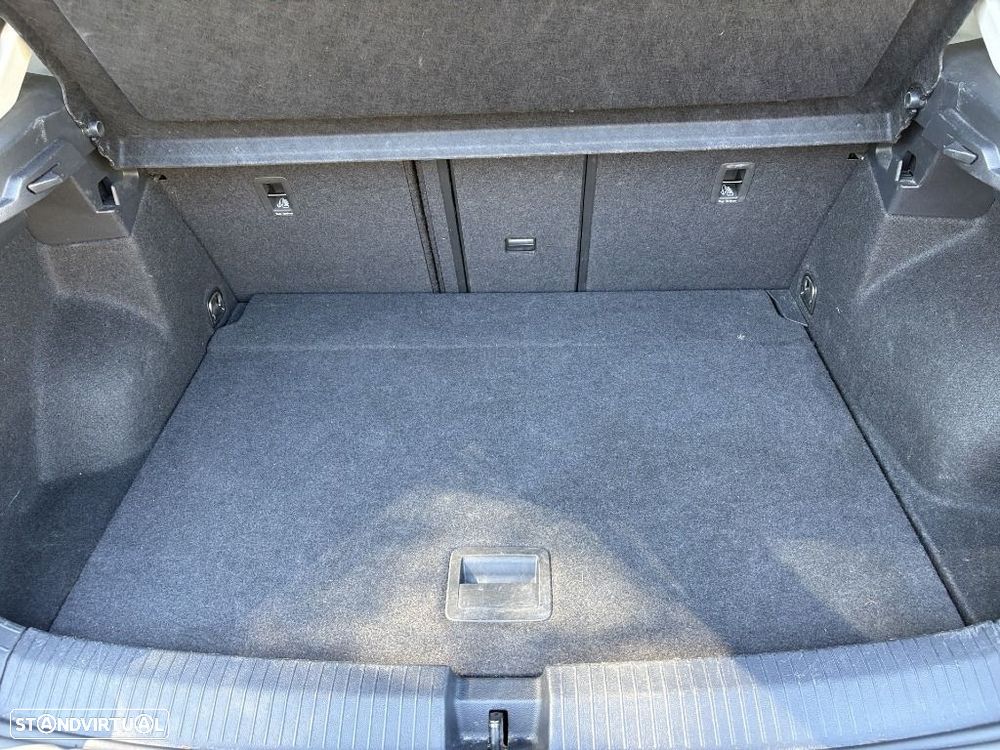 VW T-Roc 1.0 TSI Urban - 17