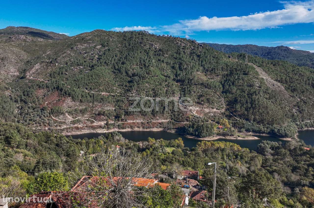 Terreno Urbano, Único no Gerês junto à Albufeira da Caniçada - Grande imagem: 4/15