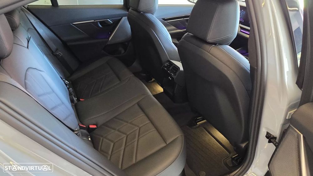 BMW 520 d Pack Desportivo M - 49
