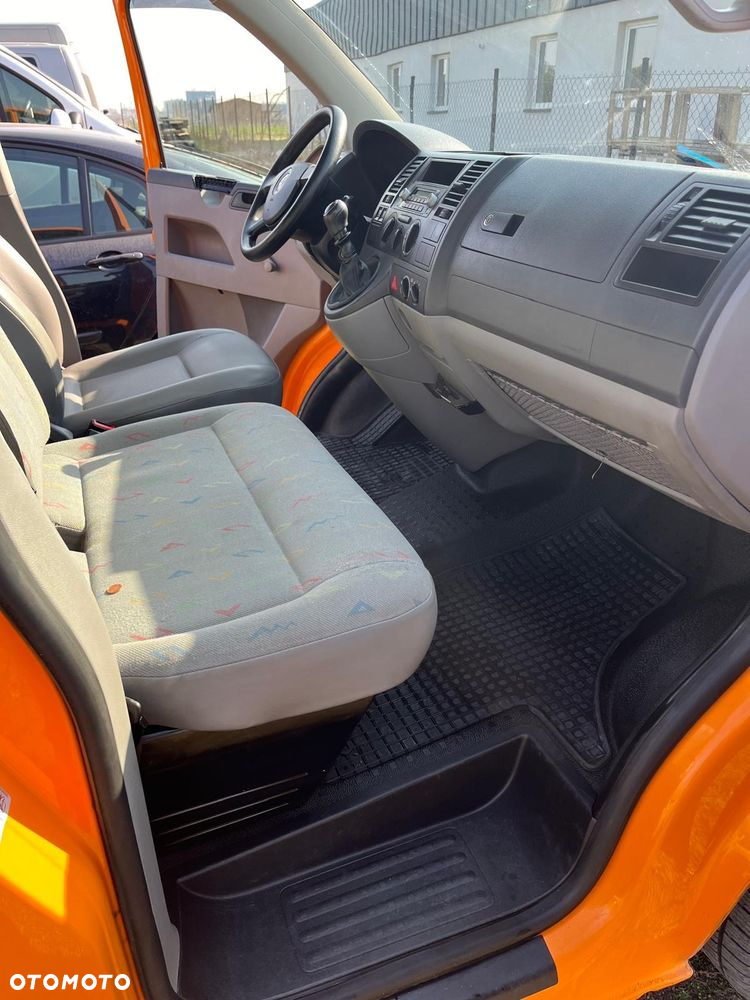 Volkswagen Transporter T5 TDI L1H1 - 2