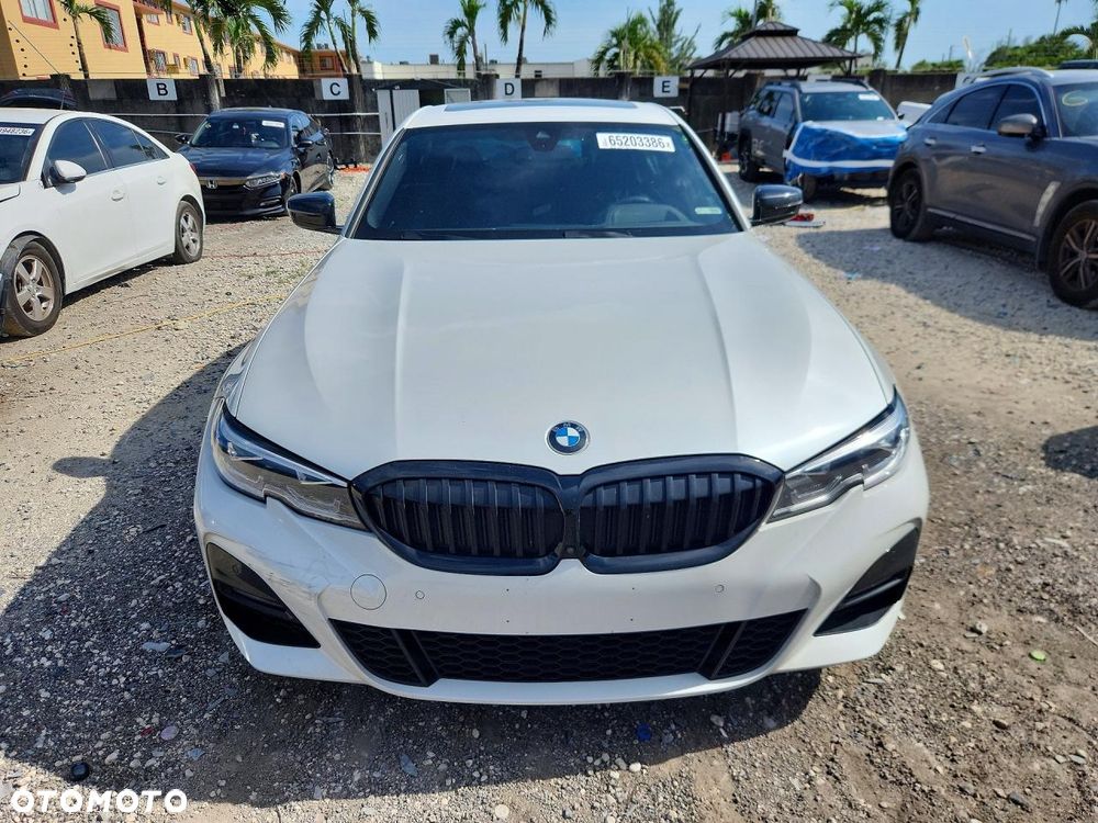BMW Seria 3 330i xDrive - 2