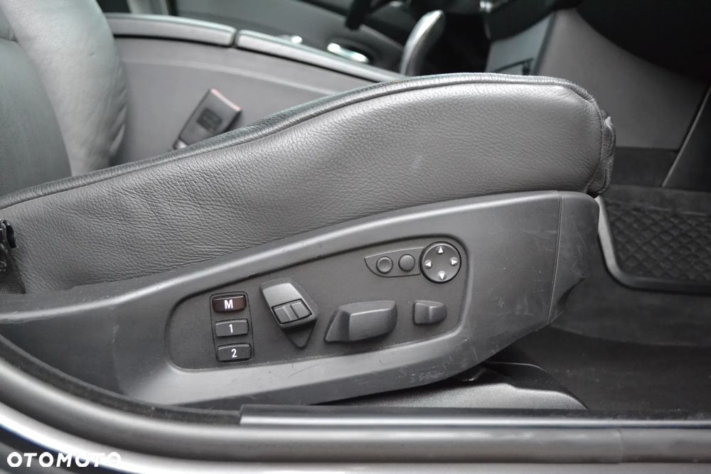 BMW Seria 5 530i xDrive - 34