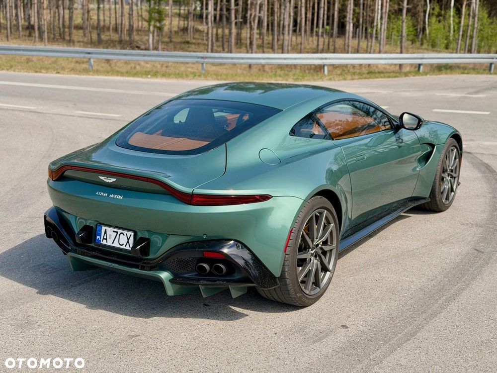 Aston Martin Vantage - 6