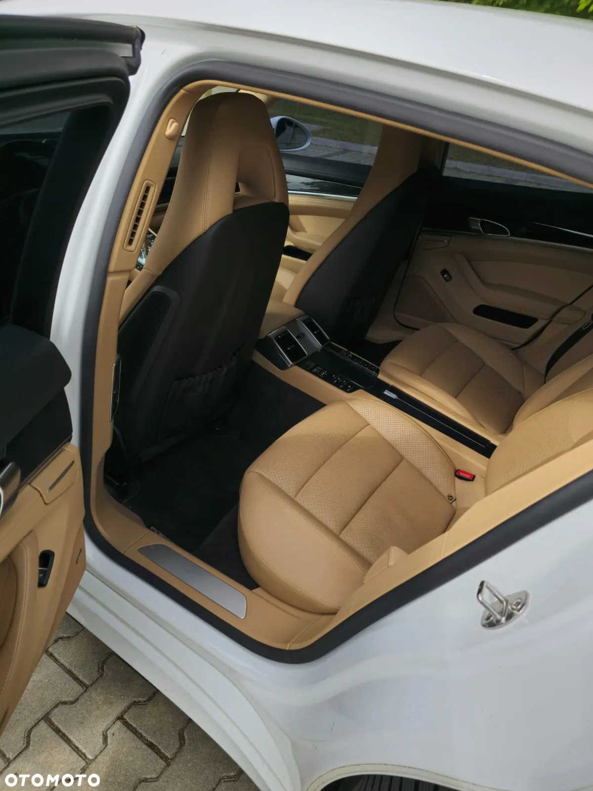 Porsche Panamera 4 PDK Edition - 26