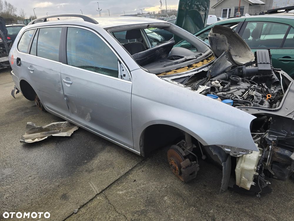 A159 / VW GOLF 5 / NA CZĘŚCI - 2