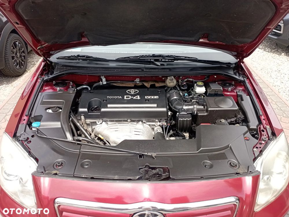 Toyota Avensis 2.0 VVT-i Sol - 23