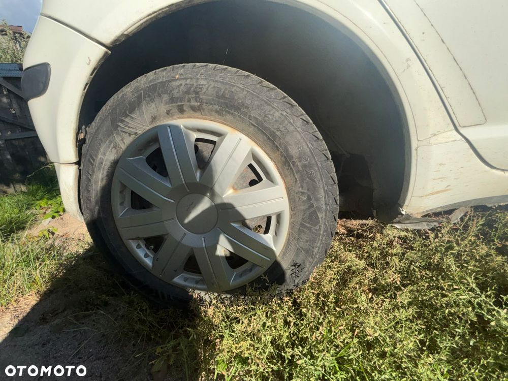 Toyota Yaris 1.0 Base - 6