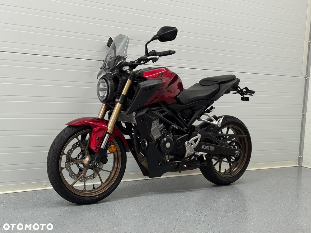 Honda CB - 12