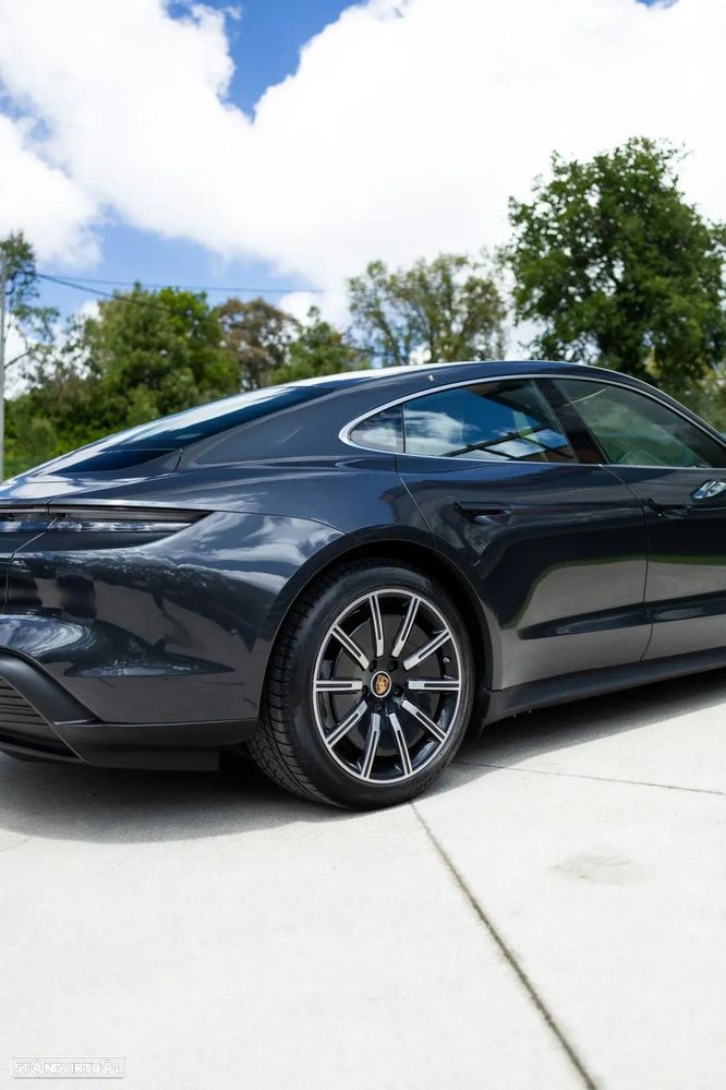 Porsche Taycan - 29