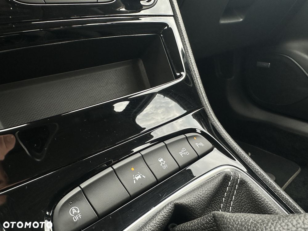 Opel Astra Sports Tourer 1.2 Turbo Business Edition - 21