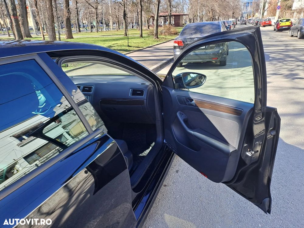 Volkswagen Jetta 1.4 TSI BlueMotion Technology - 10