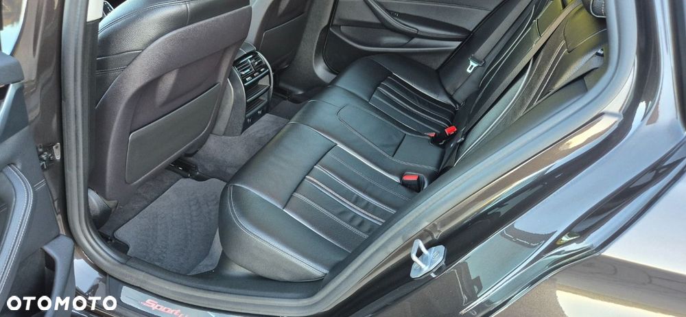 BMW Seria 5 520d Sport Line - 8