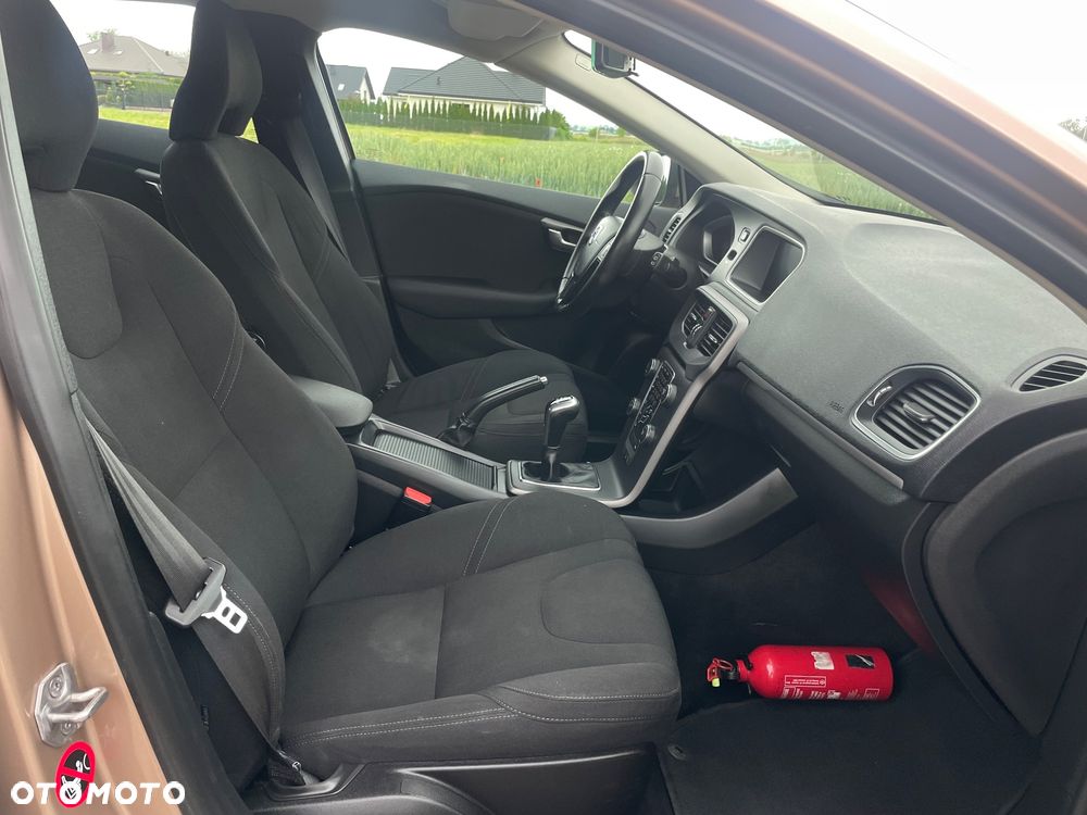 Volvo V40 D2 Momentum - 17