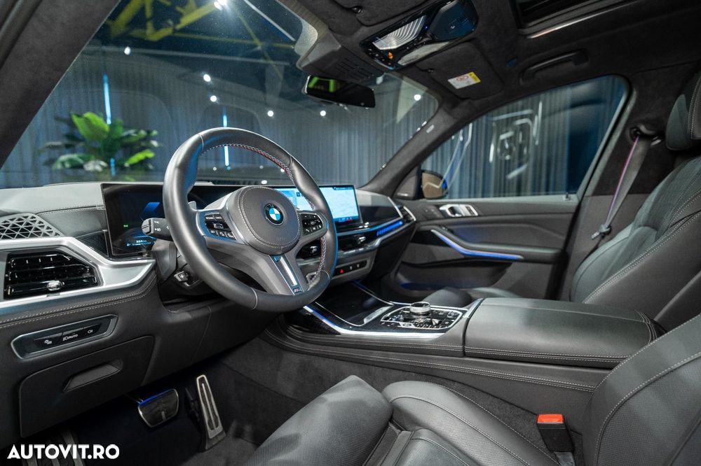 BMW X7 M60i xDrive AT MHEV - 17
