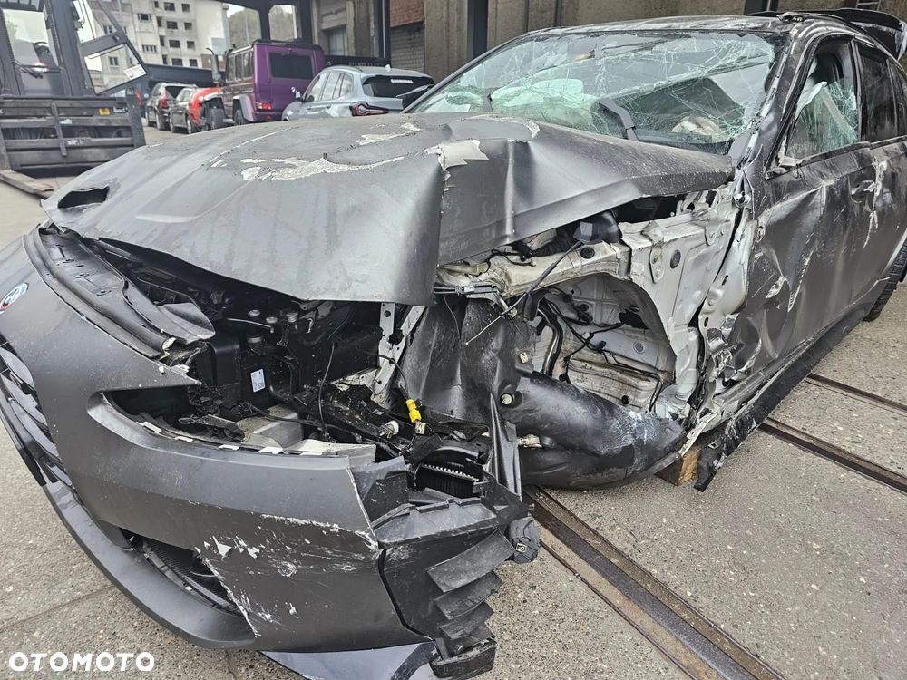 BMW M3 Competition M xDrive - 4