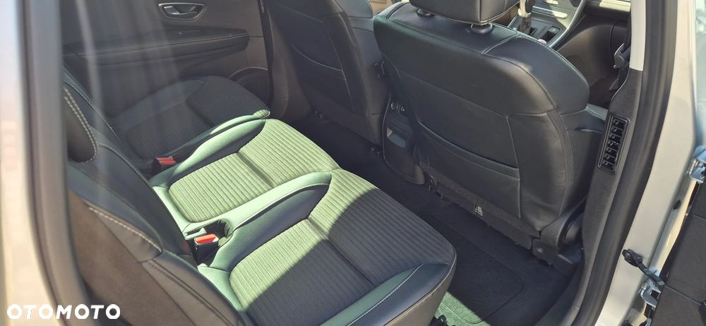 Renault Grand Scenic TCe 140 GPF EDC BLACK EDITION - 19