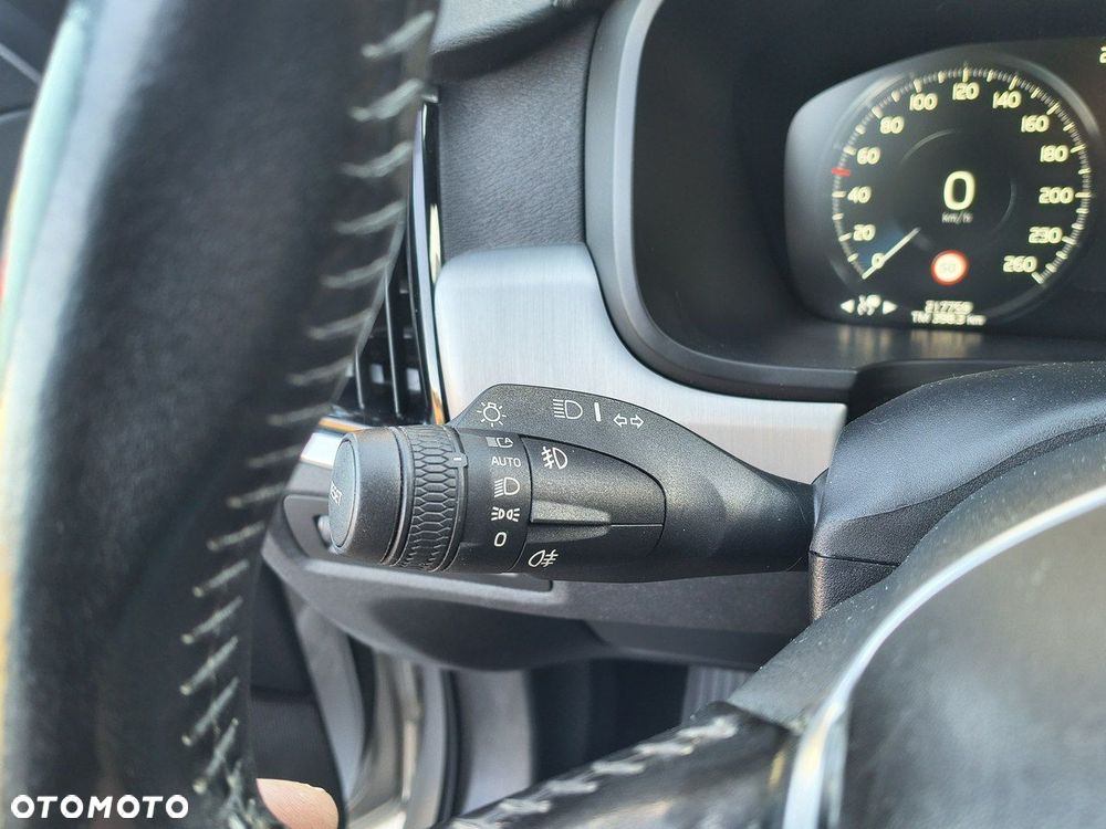 Volvo V90 D3 Momentum - 19