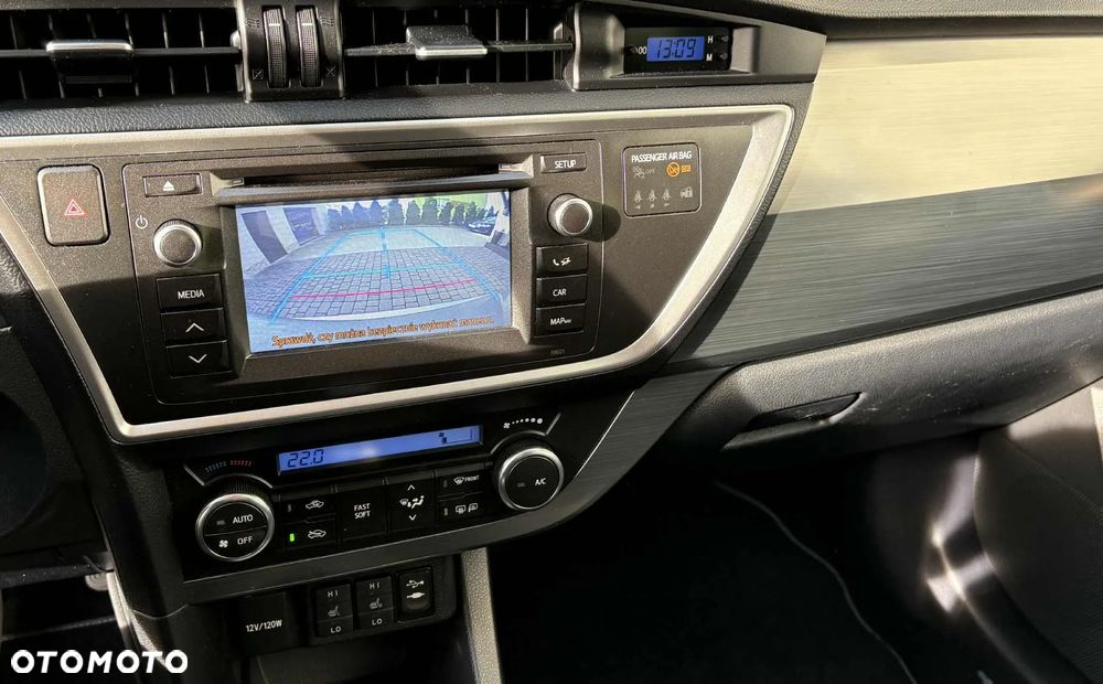 Toyota Auris 1.6 Premium + MM - 8