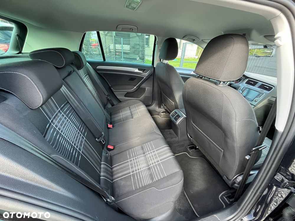 Volkswagen Golf 2.0 TDI BlueMotion Technology Lounge - 21