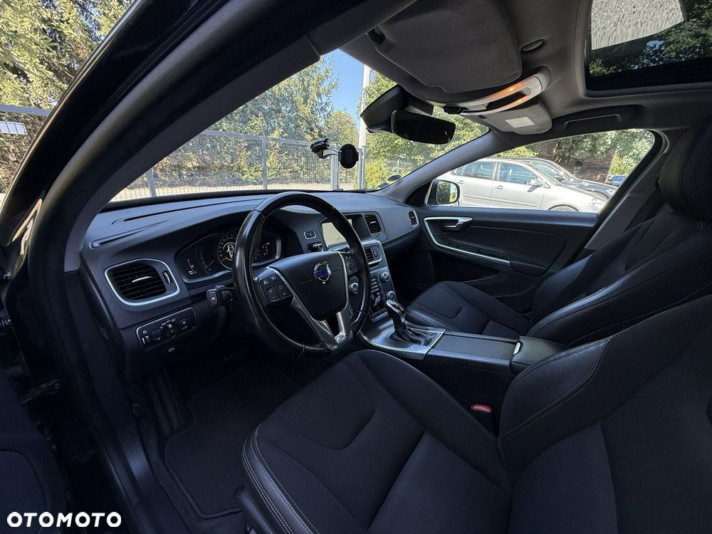 Volvo V60 T3 Geartronic Momentum - 21
