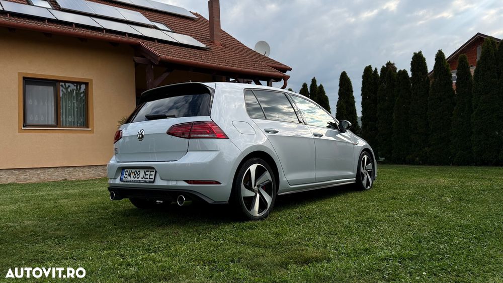 Volkswagen Golf 2.0 TSI DSG GTI - 6