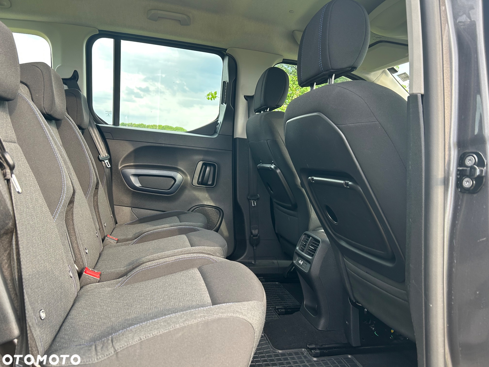 Peugeot Rifter 1.5 BlueHDI Allure Pack S&S - 14