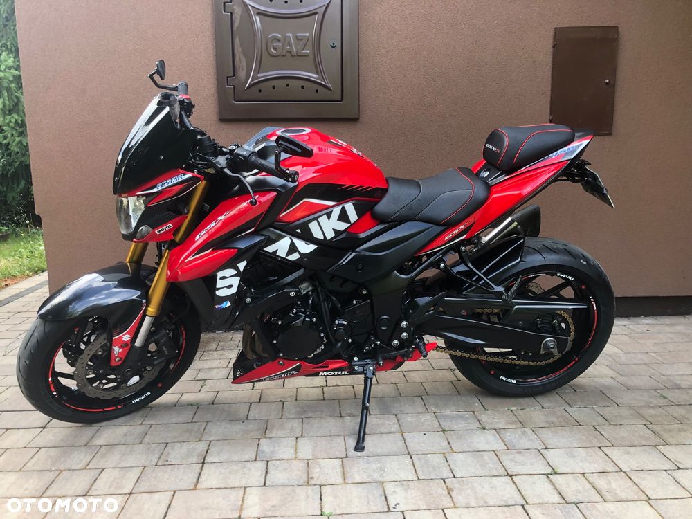 Suzuki GSX - 2