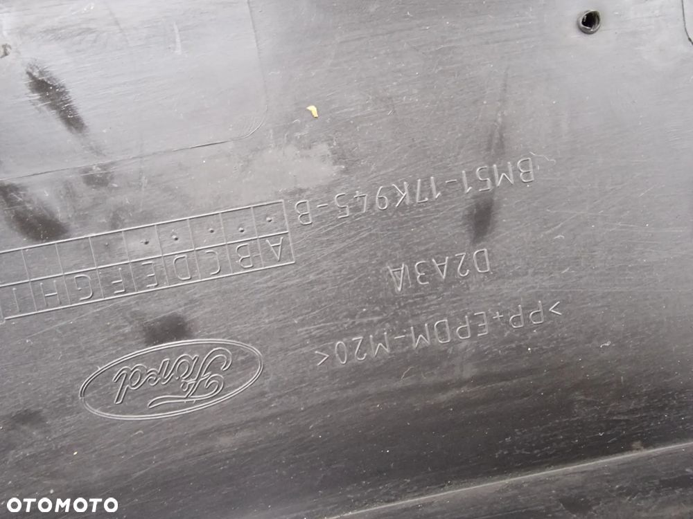 FORD FOCUS MK3 10- BEZ PDC , KRATKA ŚRODKOWA ZDERZAKA PRZEDNIEGO , NR BM51-17K945-B / BM51-17K945-A , NR AUKCJI K311 - 8