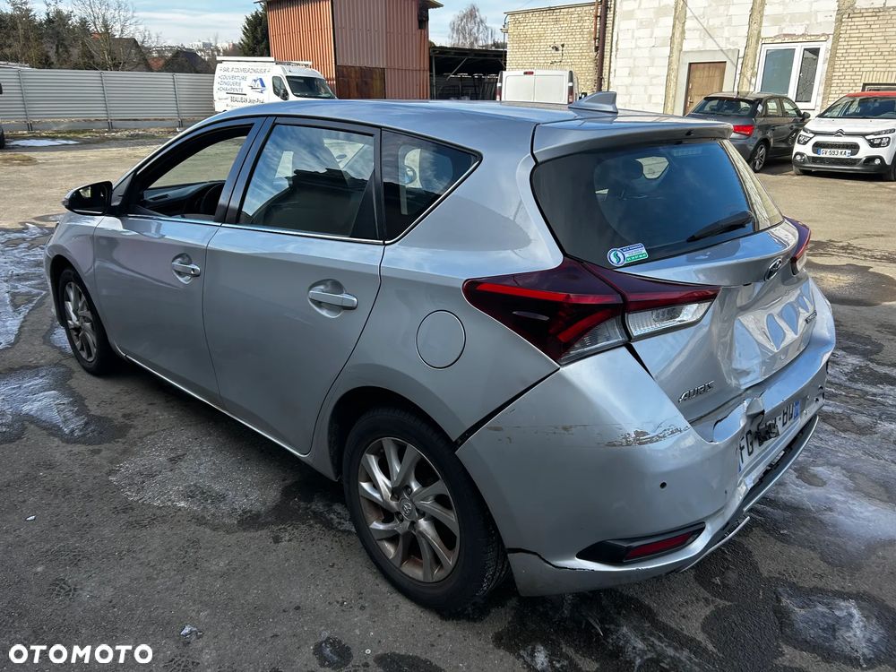 Toyota Auris - 14