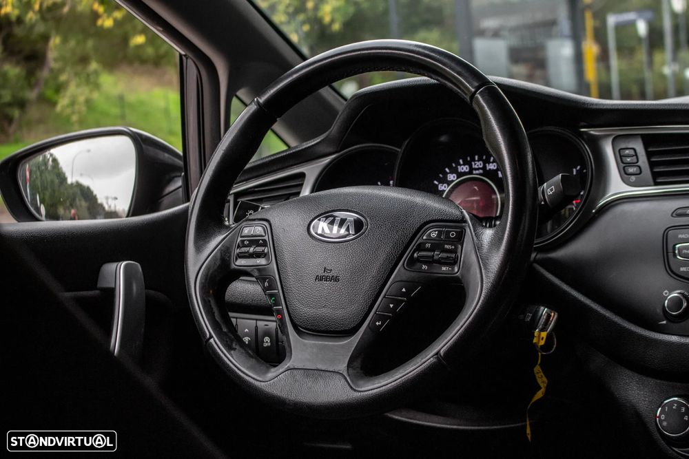 Kia Ceed SW 1.6 CRDi LX - 28