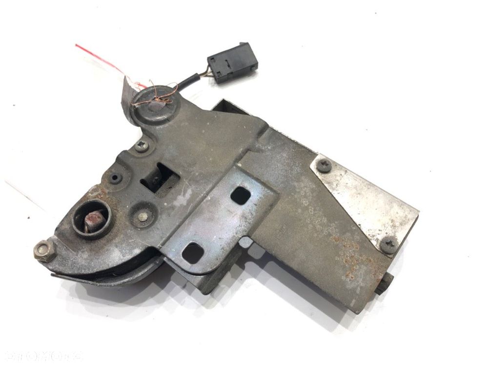 SIŁOWNIK ZAMKA KLAPY - 51.00 PLN - BMW 5 Touring (E39) 1996 - 2004 525 tds 105 kW [143 KM] olej - 3