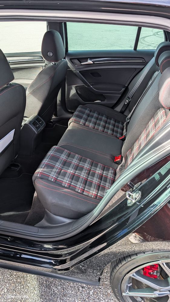 VW Golf 2.0 TSi GTi - 13