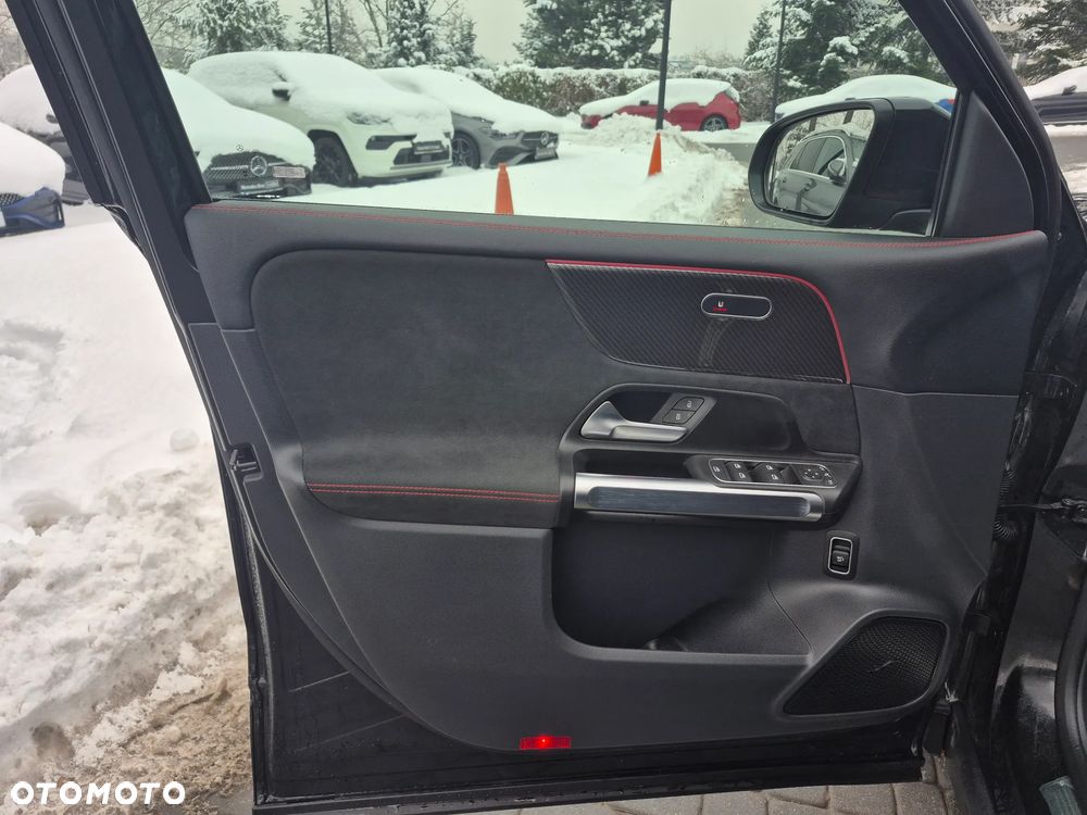 Mercedes-Benz GLB 200 AMG Line 7G-DCT - 19