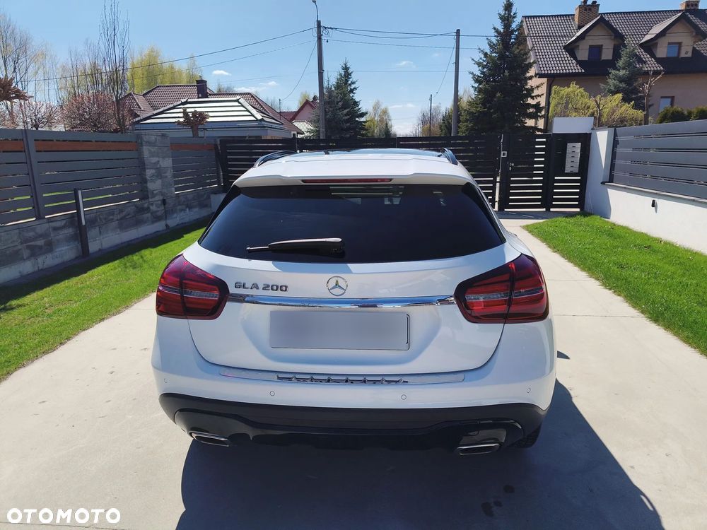 Mercedes-Benz GLA 200 7G-DCT AMG Line - 4
