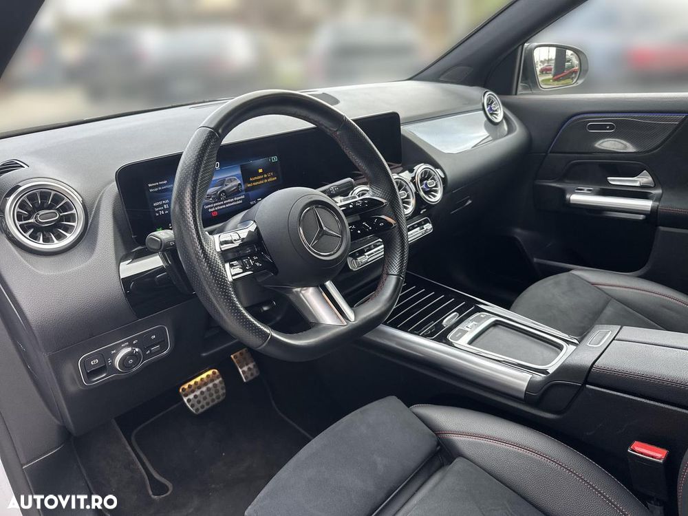 Mercedes-Benz GLA 220 4MATIC MHEV - 10