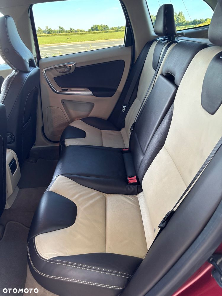 Volvo XC 60 2.4D AWD Momentum - 10